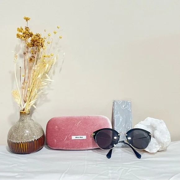 Authentic Miu Miu 
SMU 02R
New with case Miu Miu | Accessories | Authentic Miu Miu Smu 2rnew With  main image 2